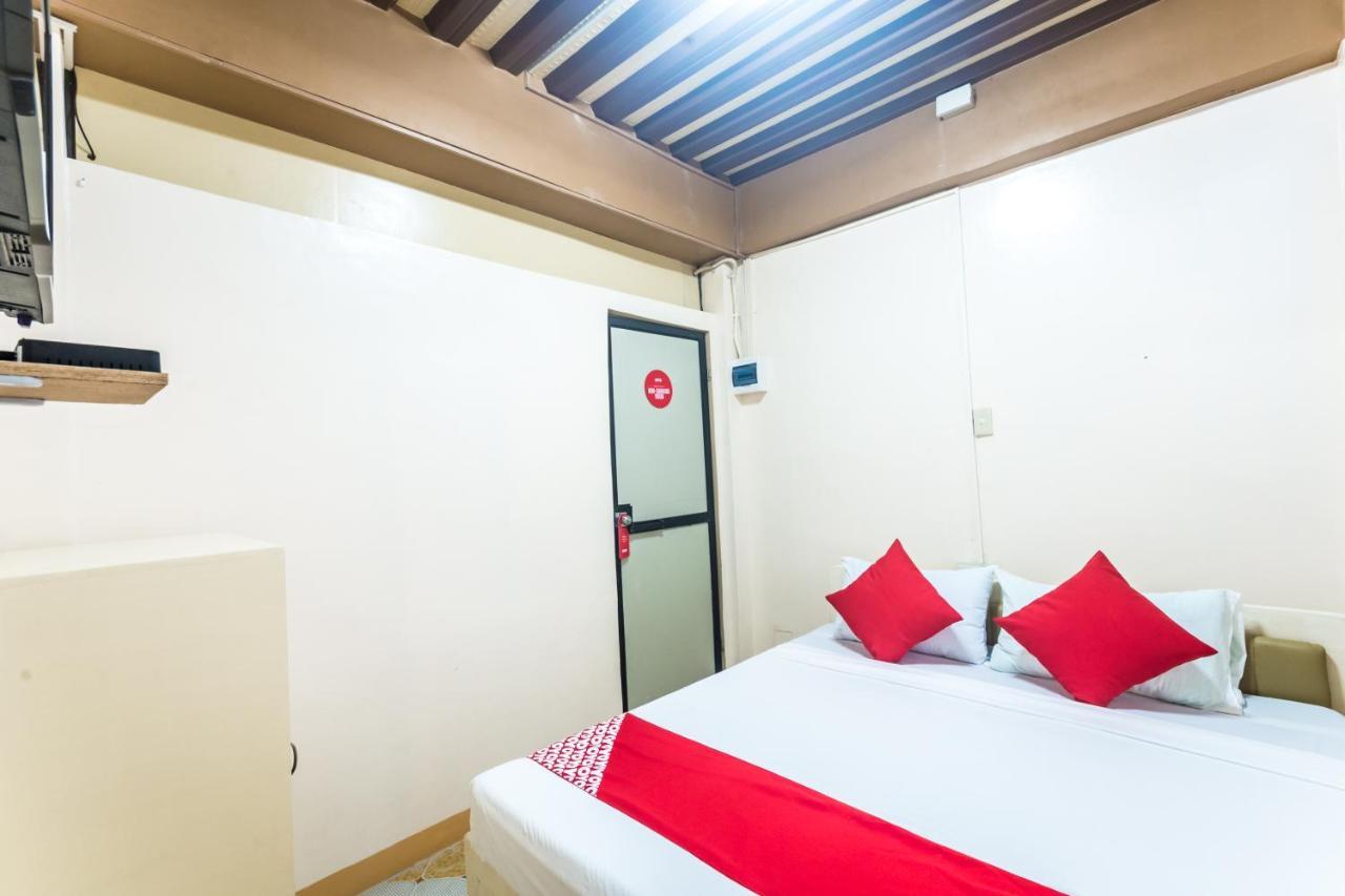 Oyo 569 Alt Complex Hotel Lapu-Lapu City Buitenkant foto